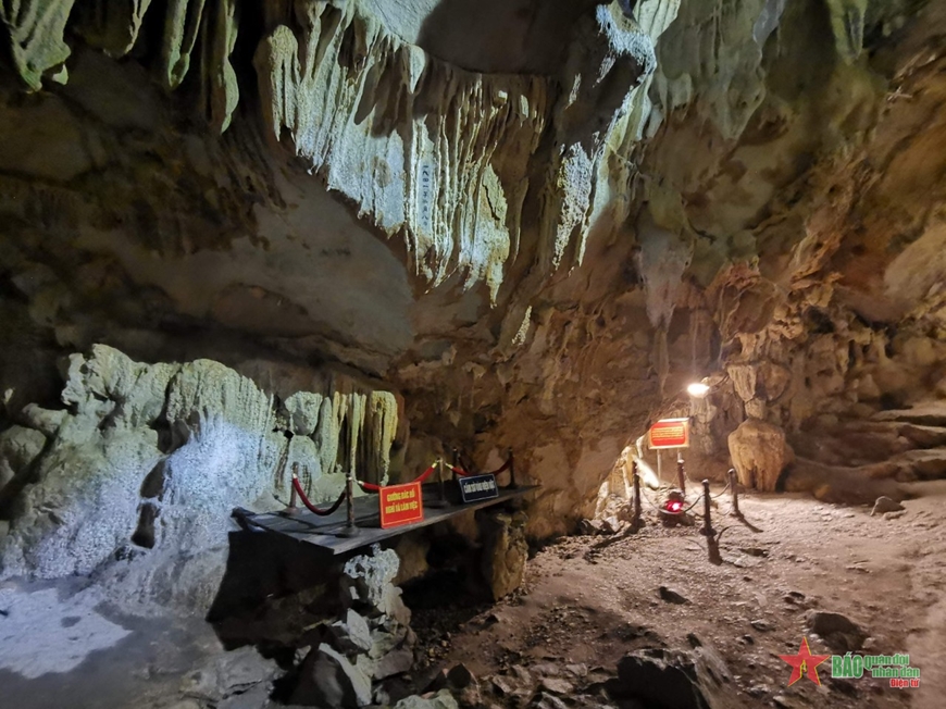 Pác Bó - Trở Về Tổ Quốc